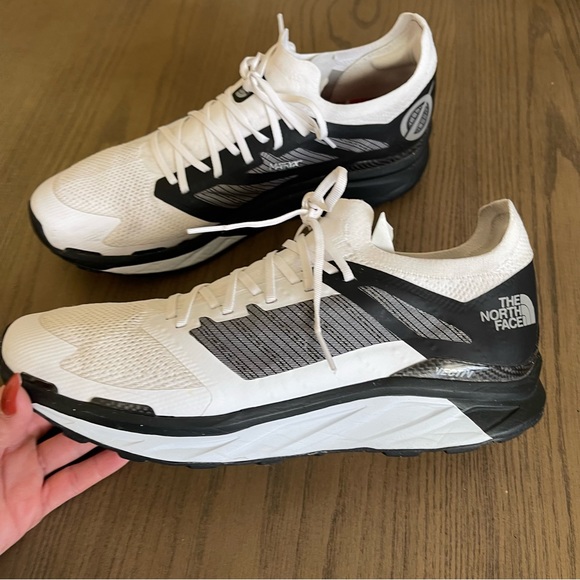 THE NORTH FACE Flight VECTIV Men’s Sneakers White Black - Picture 2 of 11